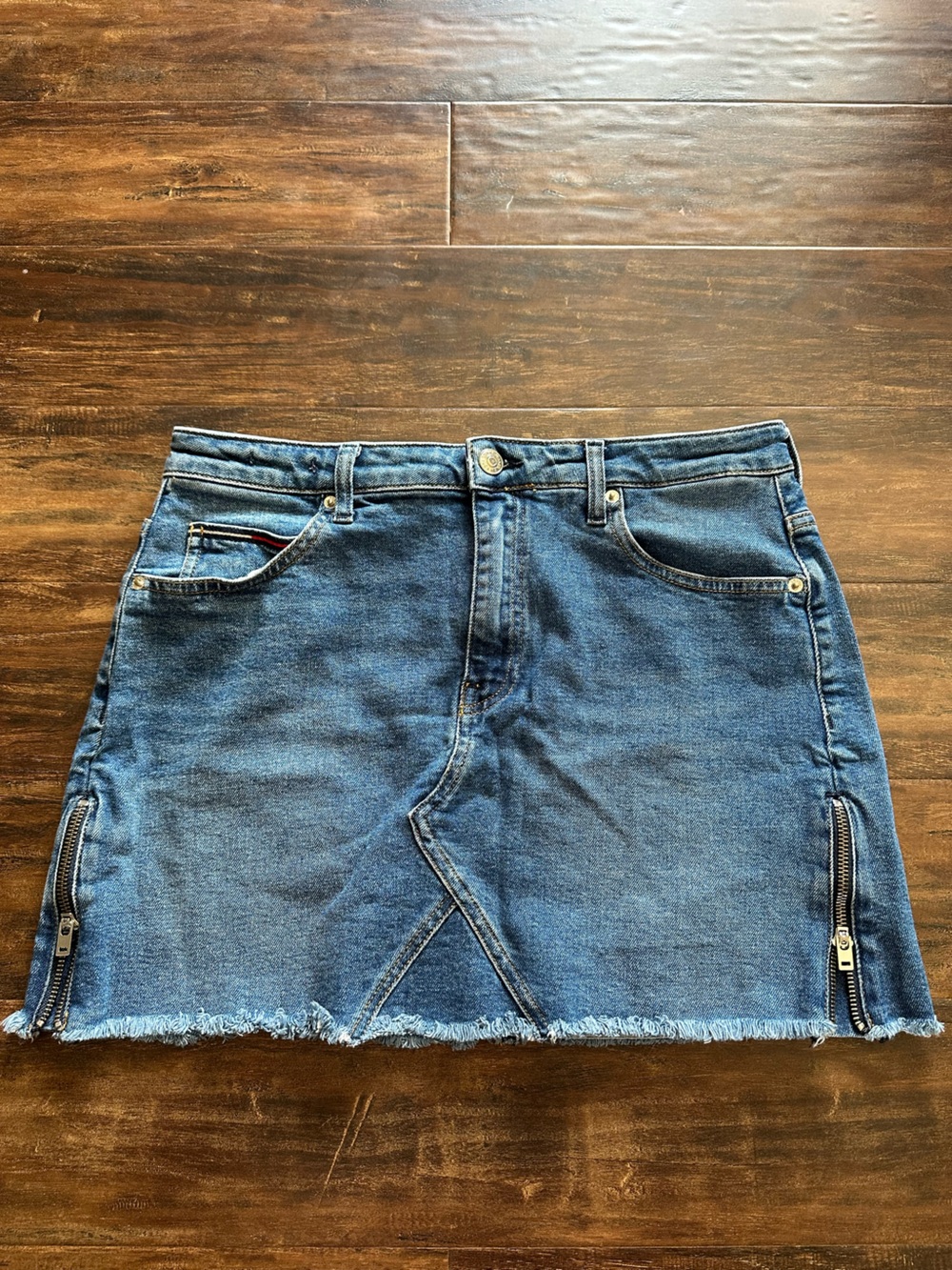 Tommy Hilfiger Denim Zip-Accent Blue Mini Skirt - Unbranded